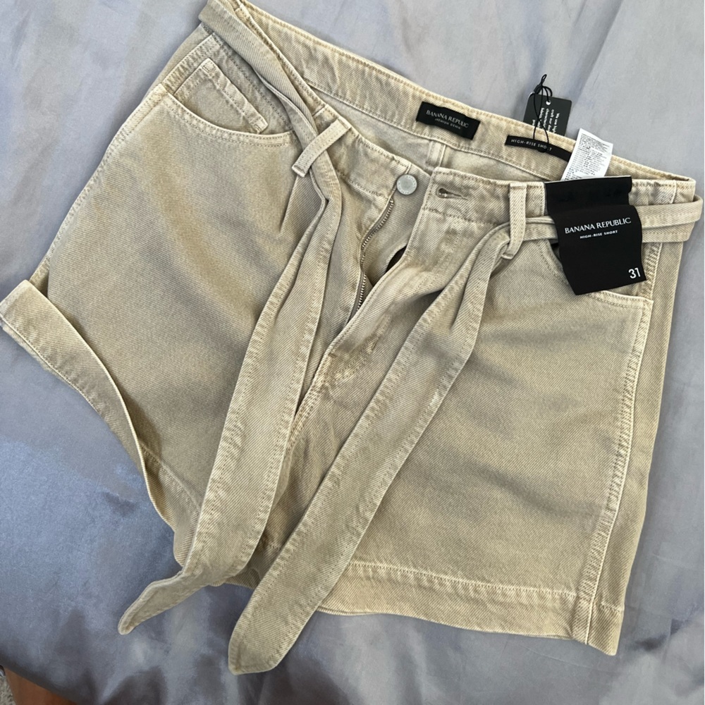 Hi-Rise Shorts